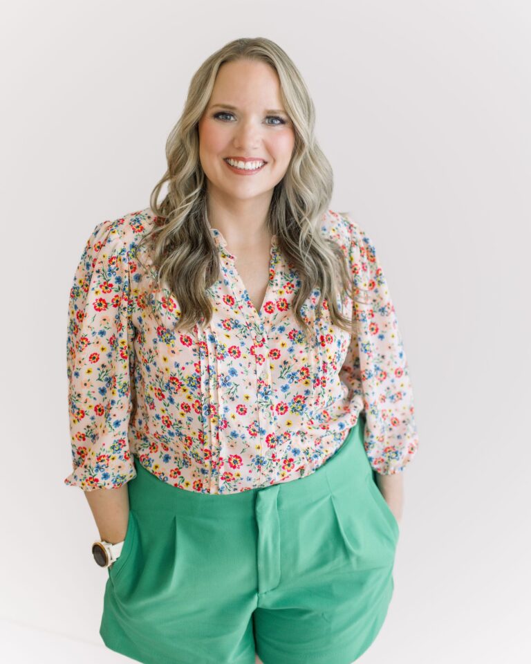 Stephanie Winfrey, licensed therapist in Washington and Oklahoma. Helping new patients with rumination, replaying, and getting stuck in their noisy mind.