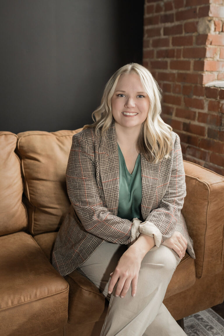 Overthinking Millennial therapist for women in Washington and Oklahoma